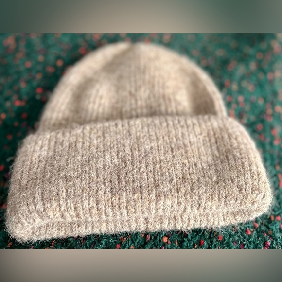 ?HAT ATTACK??NWOT?Eco Cuff Beanie in Taupe main image 11